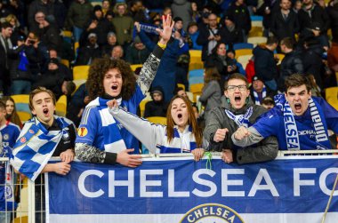 Kiev, Ukrayna - 14 Mart 2019: Chelsea taraftarları takımı destekliyor