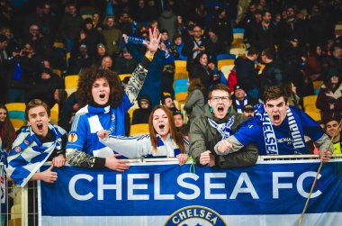 Kiev, Ukrayna - 14 Mart 2019: Chelsea taraftarları takımı destekliyor