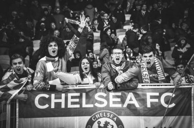 Kiev, Ukrayna - 14 Mart 2019: Chelsea taraftarları takımı destekliyor