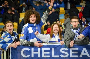 Kiev, Ukrayna - 14 Mart 2019: Chelsea taraftarları takımı destekliyor