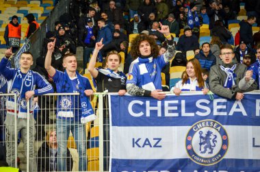Kiev, Ukrayna - 14 Mart 2019: Chelsea taraftarları takımı destekliyor