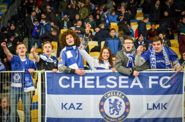 Kiev, Ukrayna - 14 Mart 2019: Chelsea taraftarları takımı destekliyor