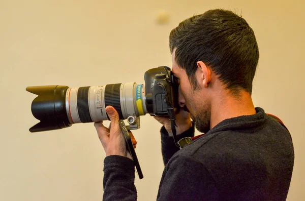 Kiev, UKRAINE - 14 mars 2019 : Journalistes avec caméras de télévision — Photo