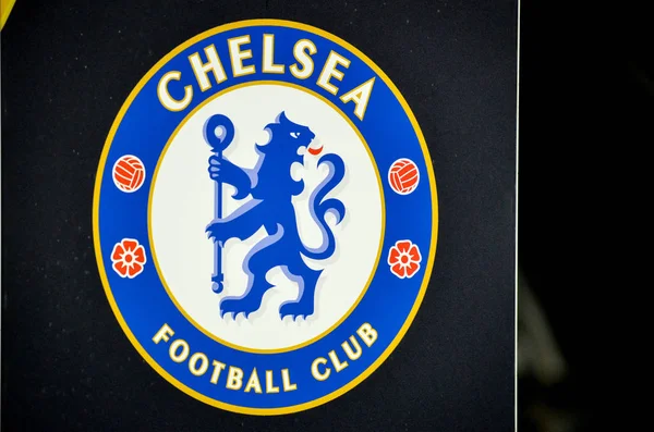 Kiev, Ukrayna - 14 Mart 2019: Futbol logosu ve Fc amblemi 