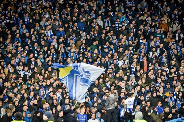 Kiev, Ukrayna - 14 Mart 2019: Ultras ve taraftarlar takımı destekliyor
