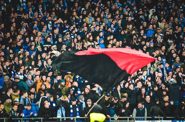 Kiev, Ukrayna - 14 Mart 2019: Ultras ve taraftarlar takımı destekliyor