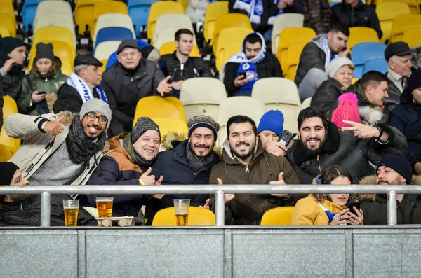 Kiev, UKRAINE - 14 de março de 2019: torcedores do Chelsea apoiam a equipe d — Fotografia de Stock