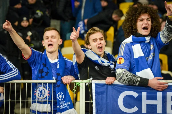 Kiev, UKRAINE - March 14, 2019: Chelsea  fans support the team d — Stock Photo, Image