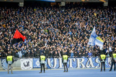Kiev, Ukrayna - 14 Mart 2019: Ultras ve taraftarlar takımı destekliyor