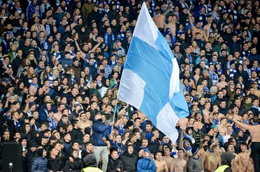 Kiev, Ukrayna - 14 Mart 2019: Ultras ve taraftarlar takımı destekliyor