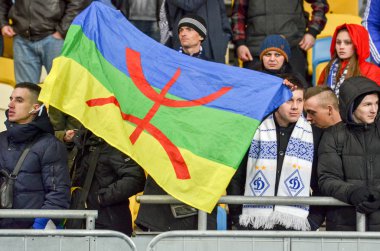 Kiev, Ukrayna - 14 Mart 2019: Ultras ve taraftarlar takımı destekliyor