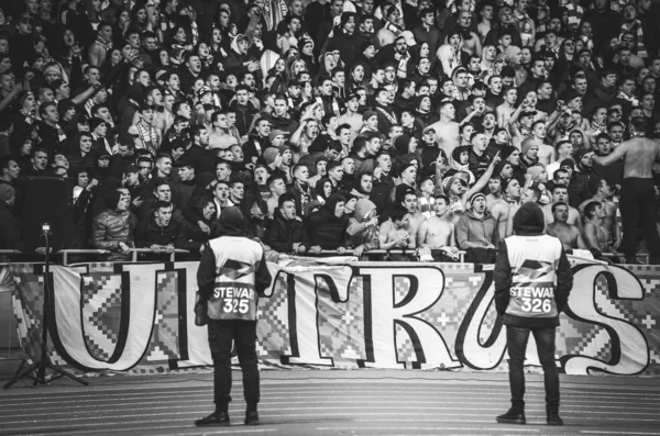 Kiev, Ukrayna - 14 Mart 2019: Ultras ve taraftarlar takımı destekliyor — Stok fotoğraf