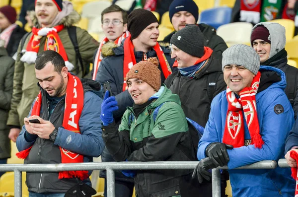 Kiev, Ukrayna - 29 Kasım 2018: Fc Arsenal'in taraftarları ve ultraları