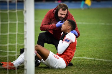 Kiev, Ukrayna - 29 Kasım 2018: Joe Willock tıbbi alır 