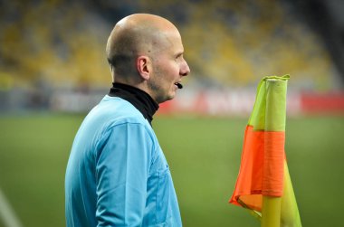 Kiev, Ukrayna - 29 Kasım 2018: Köşedeki yan hakem 