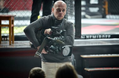 Kiev, Ukrayna - 02 Mart 2019: Wwfc 14 interna sırasında kameraman