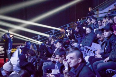 Kiev, Ukrayna - 02 Mart 2019: Konuklar ve izleyiciler standda 