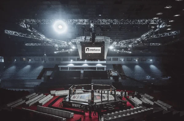 Kiev, Ukraina-mars 02, 2019: allmän bild av ringen MMA Oct Stockbild