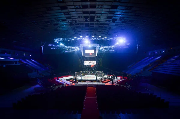 Kiev, Oekraïne-02 maart 2019: algemene weergave van de ring MMA Oct Rechtenvrije Stockafbeeldingen