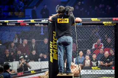 Kiev, Ukrayna - 02 Mart 2019: Ww sırasında kameraman ve operatör