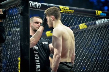Kiev, Ukrayna - 02 Mart 2019: Anatoly Zhurakovsky mma savaşçıları