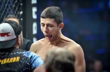 Kiev, Ukrayna - 02 Mart 2019: Arman Yesayan mma savaşçıları girin