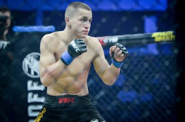 Kiev, Ukrayna - 02 Mart 2019: Ivan Dzyabenko mma savaşçıları üzerinde t