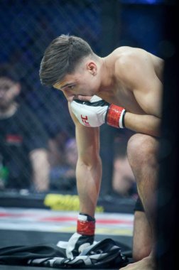 Kiev, Ukrayna - 02 Mart 2019: Artem Misak mma savaşçıları kazanmak