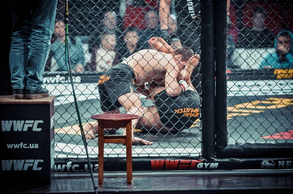 Kiev, Ucrânia - 02 de março de 2019: Lutadores de mma de Bogdan Kudelya lutam — Fotografia de Stock