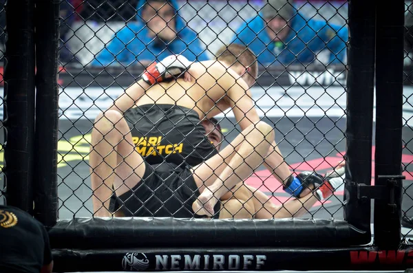 Kiev, Ucrânia - 02 de março de 2019: Lutadores de mma de Bogdan Kudelya lutam — Fotografia de Stock