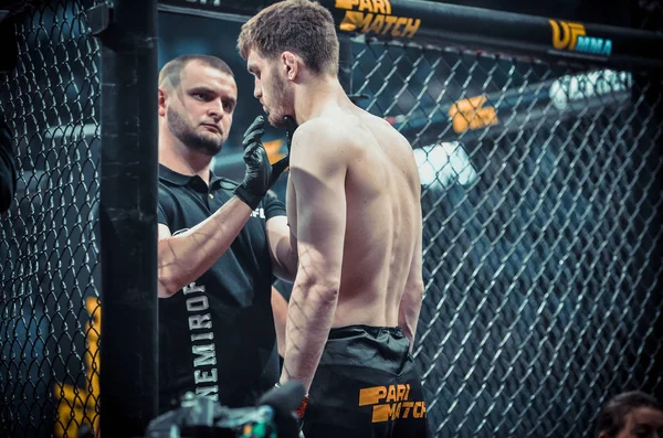 Kiev, Ucrania - 02 de marzo de 2019: Anatoly Zhurakovsky mma fighters —  Fotos de Stock