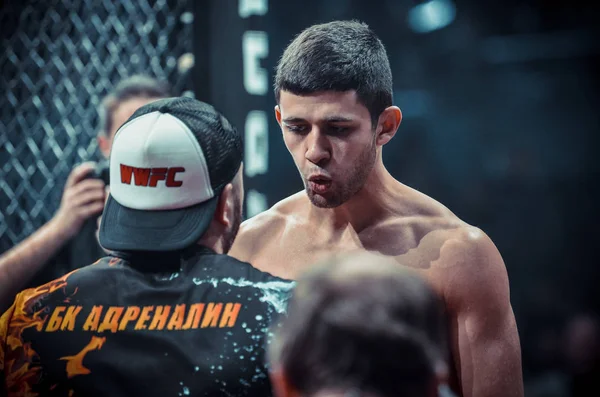 Kiev, Ukrayna - 02 Mart 2019: Arman Yesayan mma savaşçıları girin