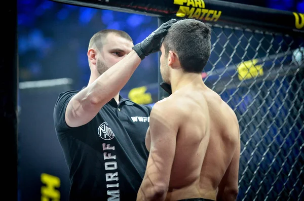 Kiev, Ukrayna - 02 Mart 2019: Arman Yesayan mma savaşçıları girin