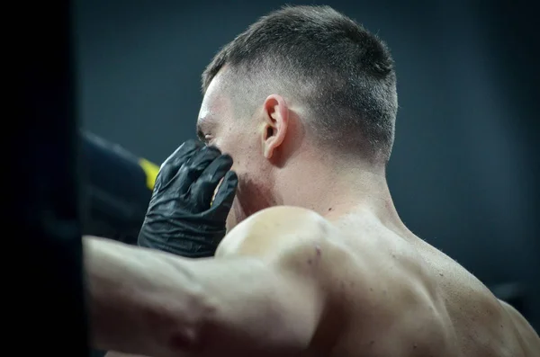 Kijev, Ukrajna-március 02, 2019: Andrey Skornyakov MMA harcosok e — Stock Fotó