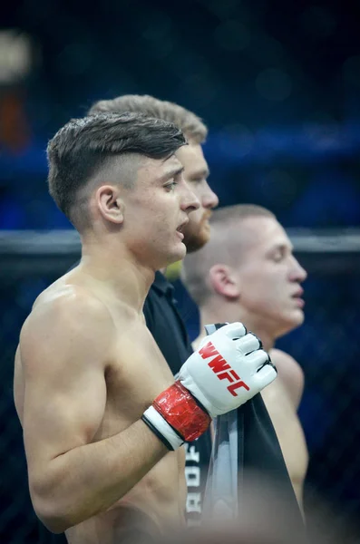 Kiev, Ucrania - 02 de marzo de 2019: Artem Misak mma fighters win the —  Fotos de Stock