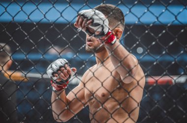 Kiev, Ukrayna - 02 Mart 2019: Grozdev Nikolay mma savaşçıları üzerinde 