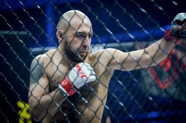 Kiev, Ukrayna - 02 Mart 2019: Azizov Gasan mma savaşçıları girdi
