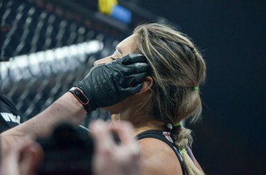 Kiev, Ukrayna - 02 Mart 2019: Edna Oliveira mma kız savaşçılar 