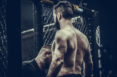 Kiev, Ukrayna - 02 Mart 2019: Paata Chapelia mma savaşçıları ente