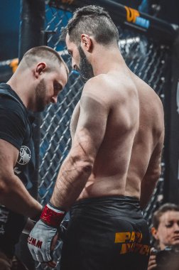 Kiev, Ukrayna - 02 Mart 2019: Paata Chapelia mma savaşçıları ente