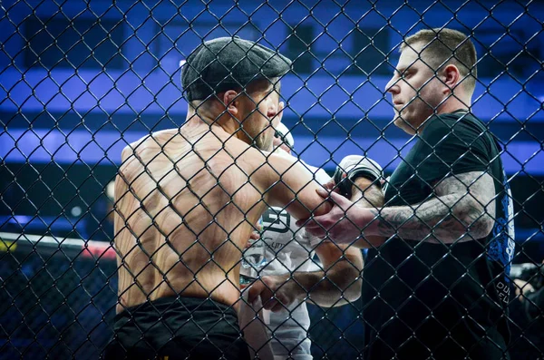 Kijev, Ukrajna-március 02, 2019: Grozdev Nikolay MMA harcosok győzelem — Stock Fotó