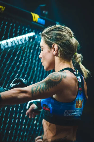 Kiev, Ucrânia - 02 de março de 2019: Edna Oliveira mma girl fighters — Fotografia de Stock