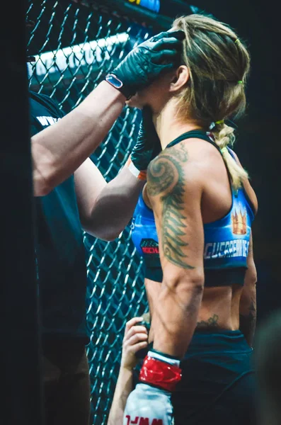 Kiev, Ukrayna - 02 Mart 2019: Edna Oliveira mma kız savaşçılar 