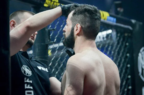Kiev, Ukrayna - 02 Mart 2019: Paata Chapelia mma savaşçıları ente