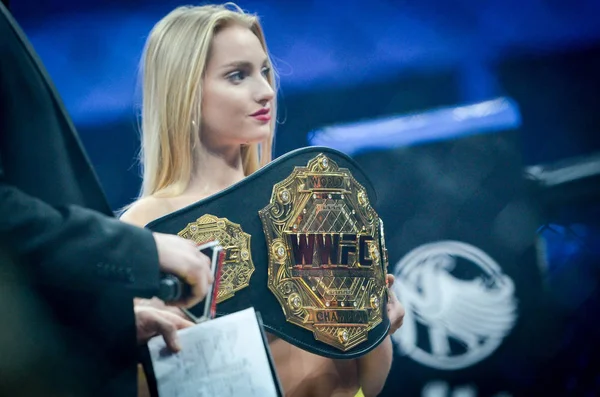 Kiev, Ukrayna - 02 Mart 2019: Şampiyon Kemer Wwfc mma savaşçıları 
