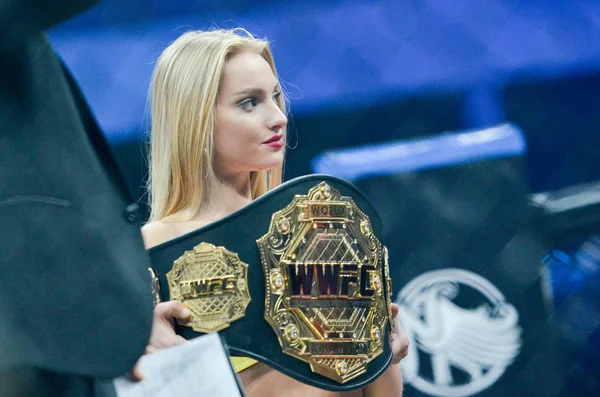 Kiev, Ukrayna - 02 Mart 2019: Şampiyon Kemer Wwfc mma savaşçıları 