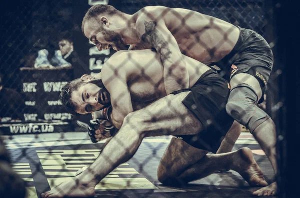 Kiev, Ukraina-mars 02, 2019: Mikhail Odintsov MMA fighters f — Stockfoto