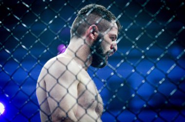 Kiev, Ukrayna - 02 Mart 2019: Paata Chapelia mma savaşçıları üzerinde t