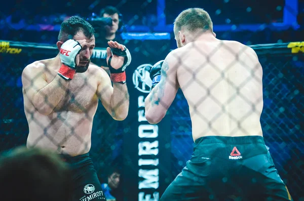 Kiev, Oekraïne-maart 02, 2019: Mikhail Odintsov MMA Fighters f — Stockfoto