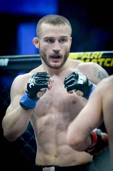 Kiev, Oekraïne-maart 02, 2019: Mikhail Odintsov MMA Fighters f — Stockfoto